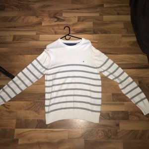 **Tommy Hilfiger Sweater size L**